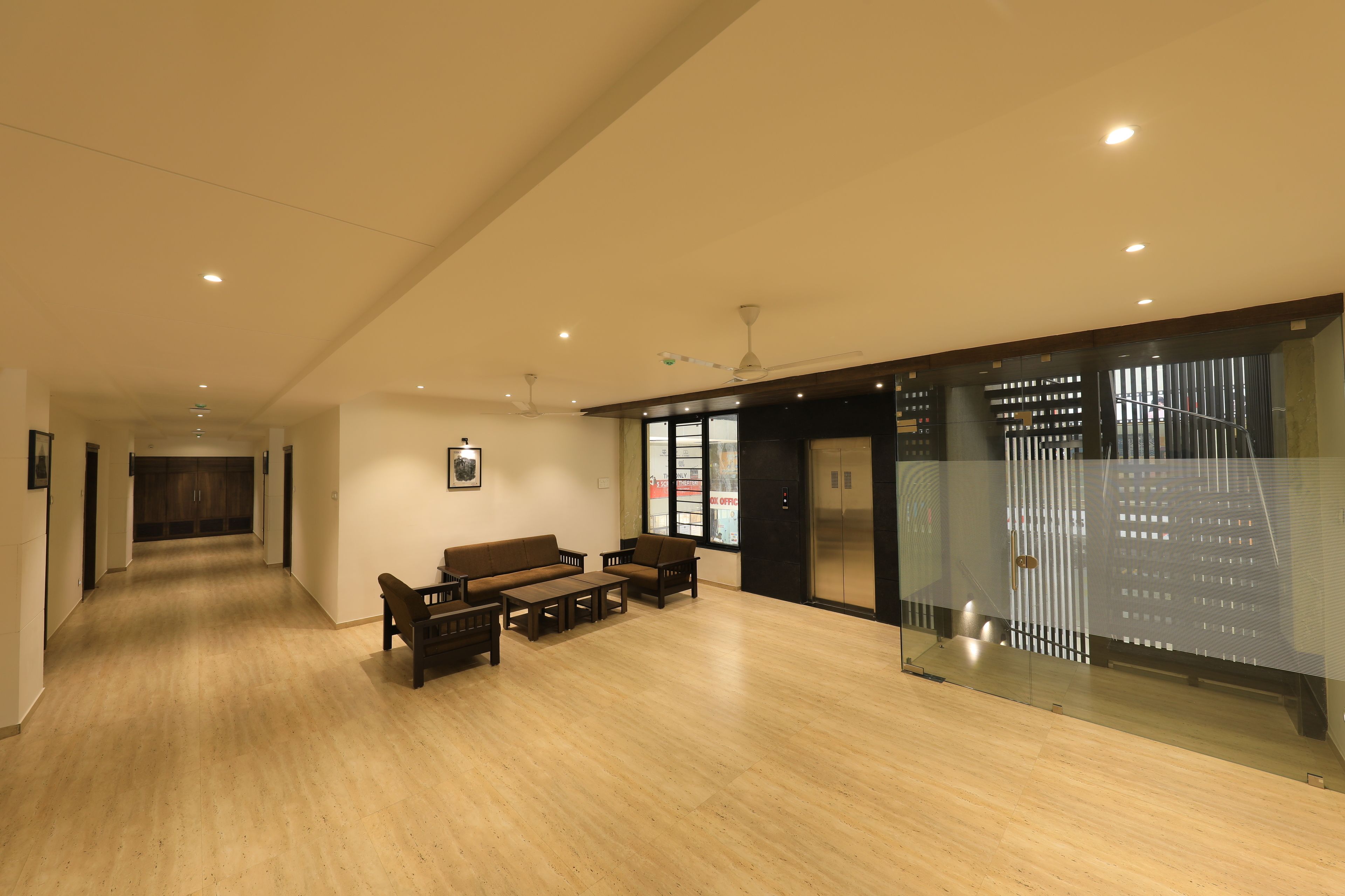 Lobby lounge