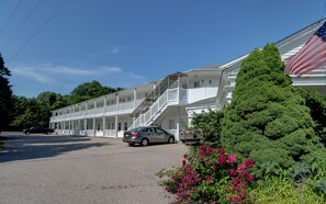 Front of property - Hamilton Village Inn (North Kingstown)