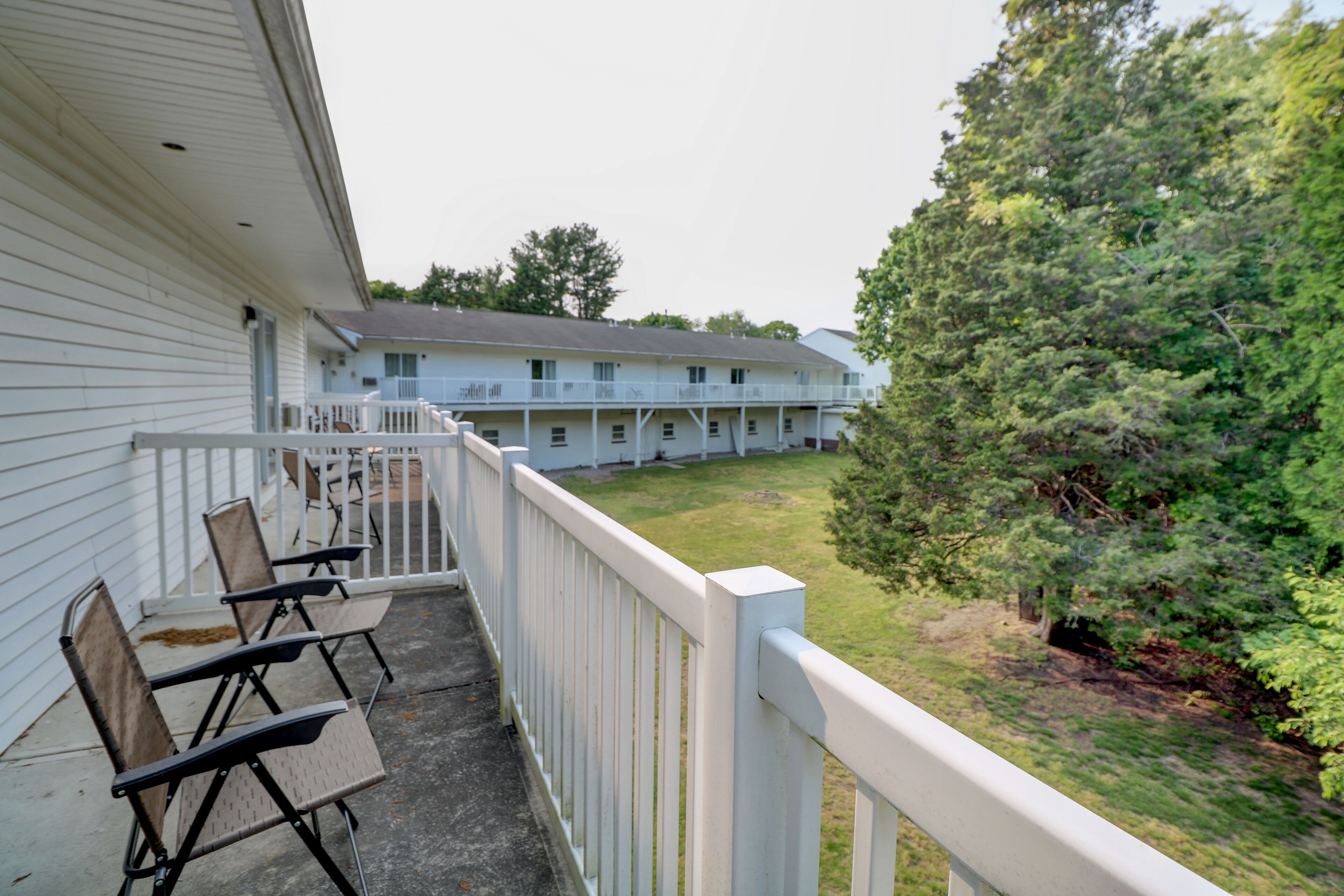 Room, 2 Queen Beds | Terrace/patio