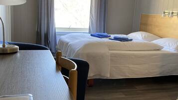 Quarto casal | Escrivaninha, espaço de trabalho para notebook