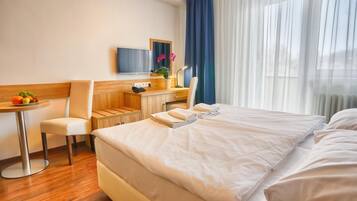 In-room safe, desk, iron/ironing board, free WiFi