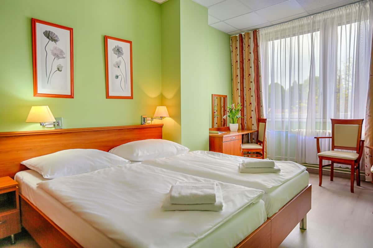 Chambre Double Supérieure | Coffres-forts dans les chambres, bureau, fer et planche à repasser