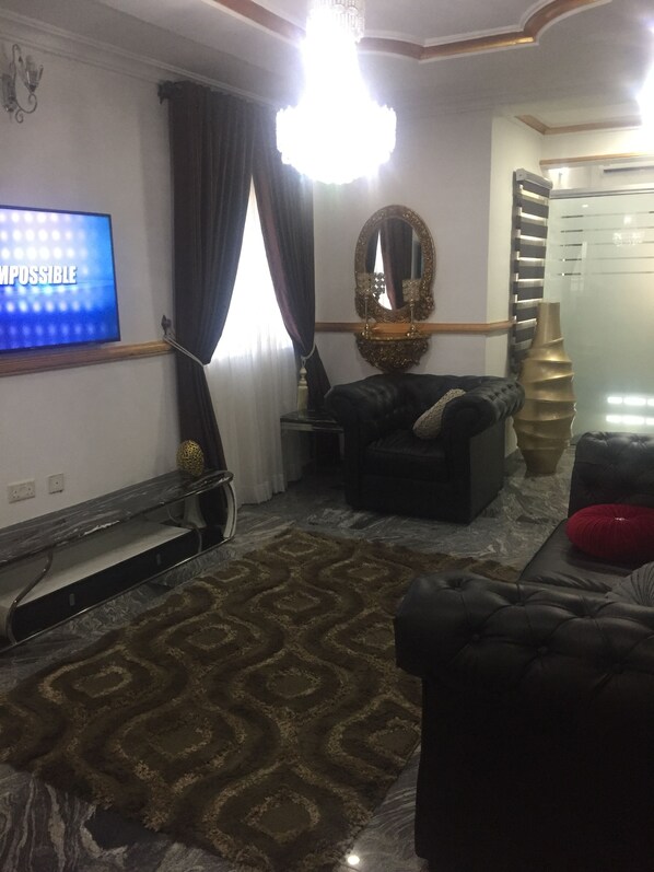 Property entrance - Jericovilla hotel and suites (Lekki)