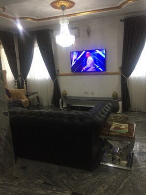 Property entrance - Jericovilla hotel and suites (Lekki)