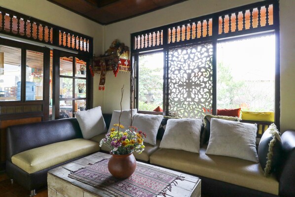 Interior - RW Downtown Hostel Ubud (Ubud)