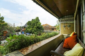 Terrace/patio - RW Downtown Hostel Ubud (Ubud)