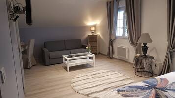 Kamar Double (Léone) | Didekorasi berbeda-beda dan dilengkapi dengan perabotan berbeda-beda