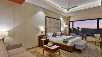 Deluxe Room | Soundproofing, iron/ironing board, free WiFi, bed sheets