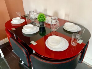 Appartement Deluxe, 3 chambres | Restauration dans la chambre
