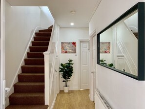 Hallway - 3 Bedroom 2 Baths Free Parking (Ilford)