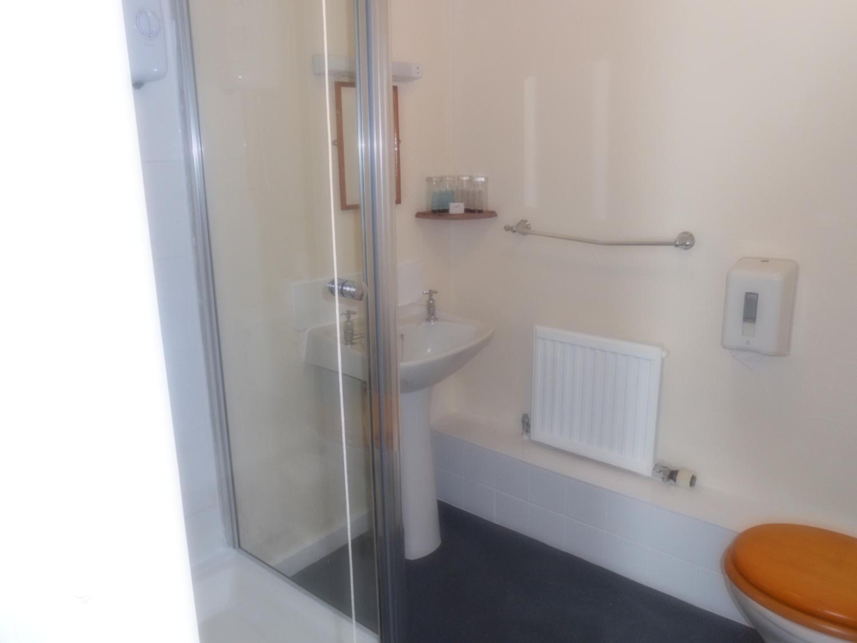 family quadruple room | bathroom | towels