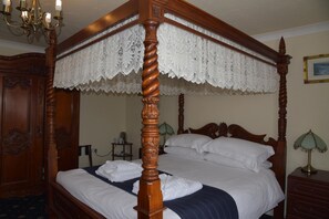 Desk, iron/ironing board, free WiFi, bed sheets - Dinorben Arms Hotel (Amlwch)