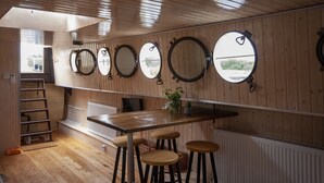 Living area - Houseboat De Tulp (Vinkeveen)