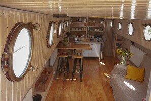 Living area - Houseboat De Tulp (Vinkeveen)