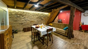 Dining - Casa do Silvério - Barroca (Fundao)