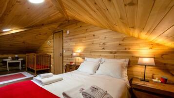 Family Double Room | Bed sheets