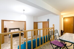Apartment, 2 Bedrooms | 2 bedrooms, iron/ironing board, travel crib, free WiFi