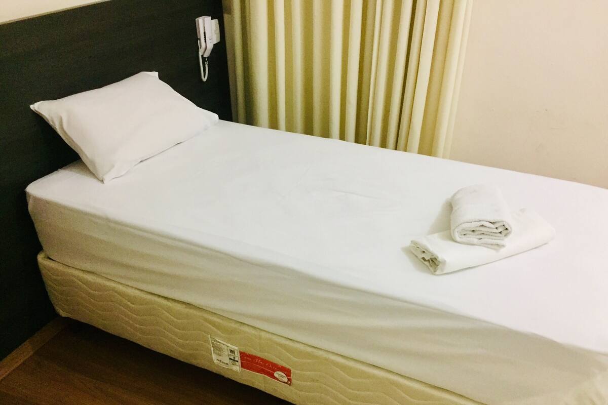 Free WiFi, bed sheets