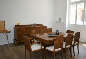 Apartment, 3 Bedrooms | In-room dining