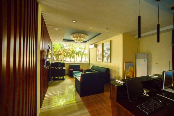 Living area - Reeftop (Malé)