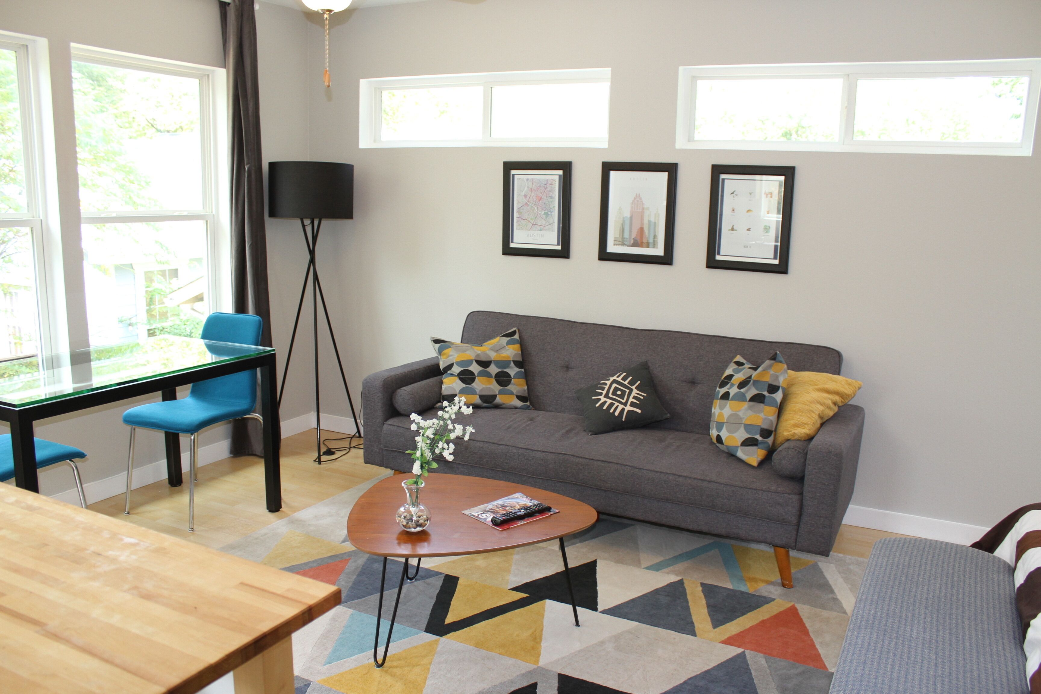 Private treetop loft, walk to UT Campus, Stadium, St Davis hospital & downtown