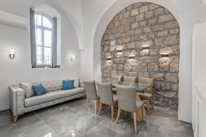 Apartamento luxo | Opções para refeição no quarto