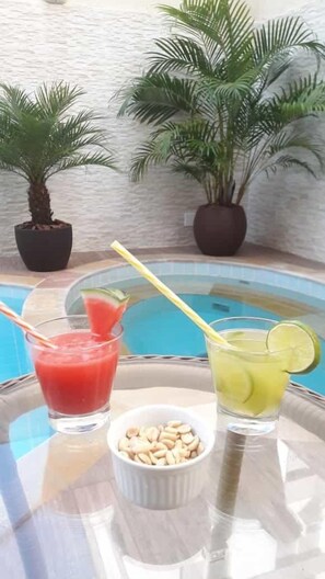 Poolside bar - Pousada Ilha das Conchas (Guarujá)