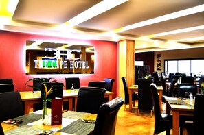 Restaurant - The Cape Hotel (Monrovia)