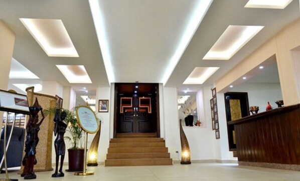 Lobby - The Cape Hotel (Monrovia)