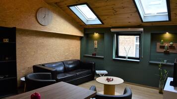 Apartment | Living area | Flat-screen TV