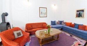 Villa - privat pool | Opholdsområde | Fladskærms-tv