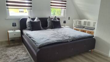 In-room safe, iron/ironing board, WiFi, bed sheets