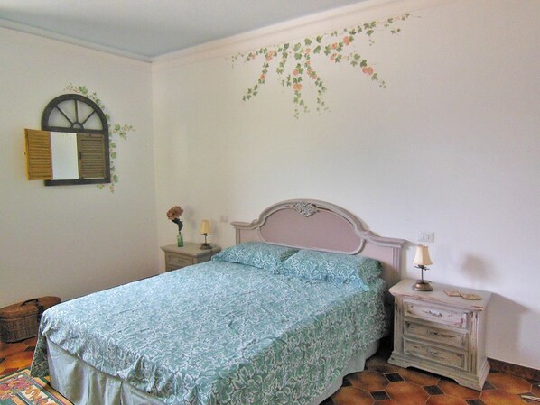 ห้องดับเบิล, ห้องน้ำรวม | ผ้าม่านกันแสง, Wi-Fi ฟรี, ผ้าปูที่นอน