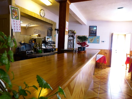 Bar (on property). Hotel Germán
