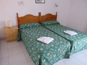 Individually decorated, individually furnished, blackout curtains - Hotel Germán (Vilaflor)