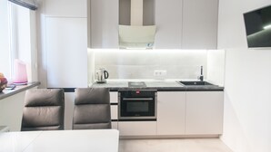 Familienapartment, 1 Schlafzimmer | Eigene Küche | Kühlschrank, Mikrowelle, Ofen, Herdplatte