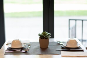 Free daily buffet breakfast  - Hotel Villa Marcilla (Marcilla)
