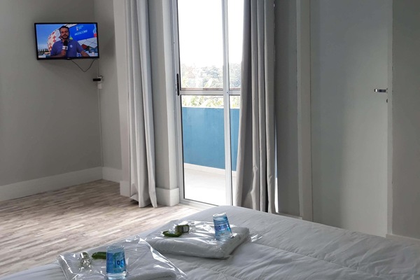 Hypo-allergenic bedding available, pillowtop beds, laptop workspace