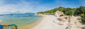 Pantai persendirian, bar pantai 