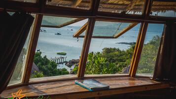 Bird Bungalow | 1 bedroom, minibar, blackout curtains, free WiFi