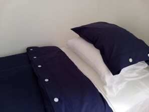 2 bedrooms, blackout drapes, free WiFi, bed sheets - Lujosa Torre. Pool Gym (Buenos Aires)