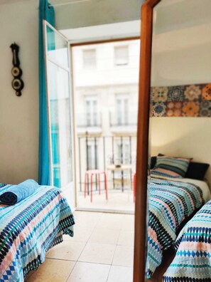 Iron/ironing board, free WiFi, bed sheets