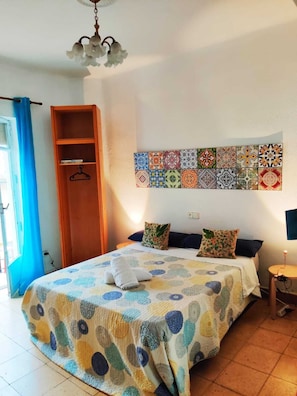 Iron/ironing board, free WiFi, bed sheets - República Málaga (Málaga)