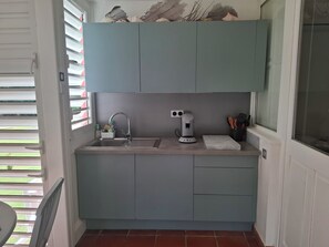 雪櫃、微波爐、爐具、咖啡機/沖茶器