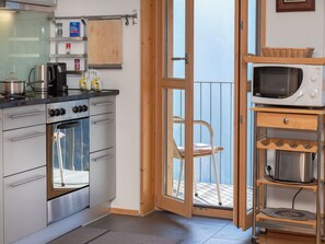 Réfrigérateur, micro-ondes, four, lave-vaisselle