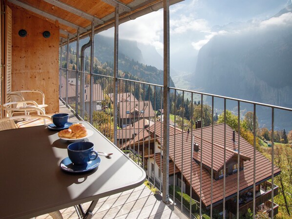 Outdoor dining - Schweizerheim Apt.5 by Interhome (Wengen)