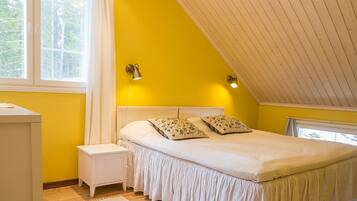 4 makuuhuonetta, silitysrauta/-lauta, internet