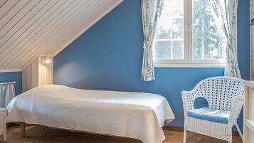 4 bedrooms, iron/ironing board, internet