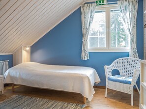 4 slaapkamers, een strijkplank/strijkijzer, internet