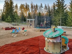 Children's area - Metsämökki by Interhome (Raasepori)